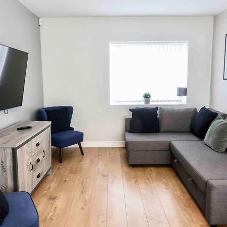 Comfortable And Convenient 3 Bedroom House With Parking Handsworth Extérieur photo