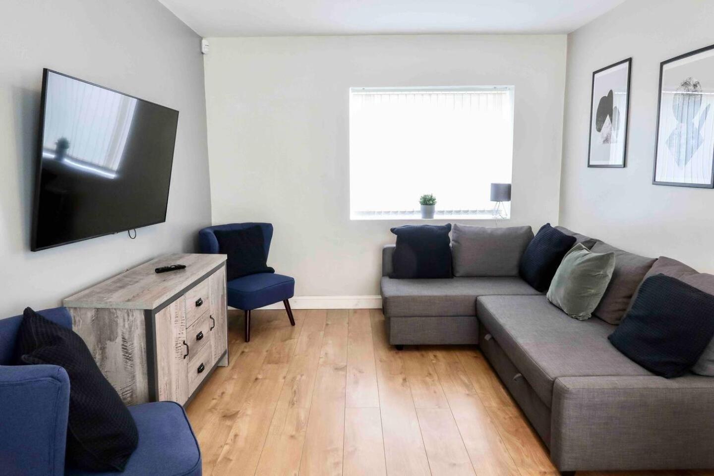 Comfortable And Convenient 3 Bedroom House With Parking Handsworth Extérieur photo