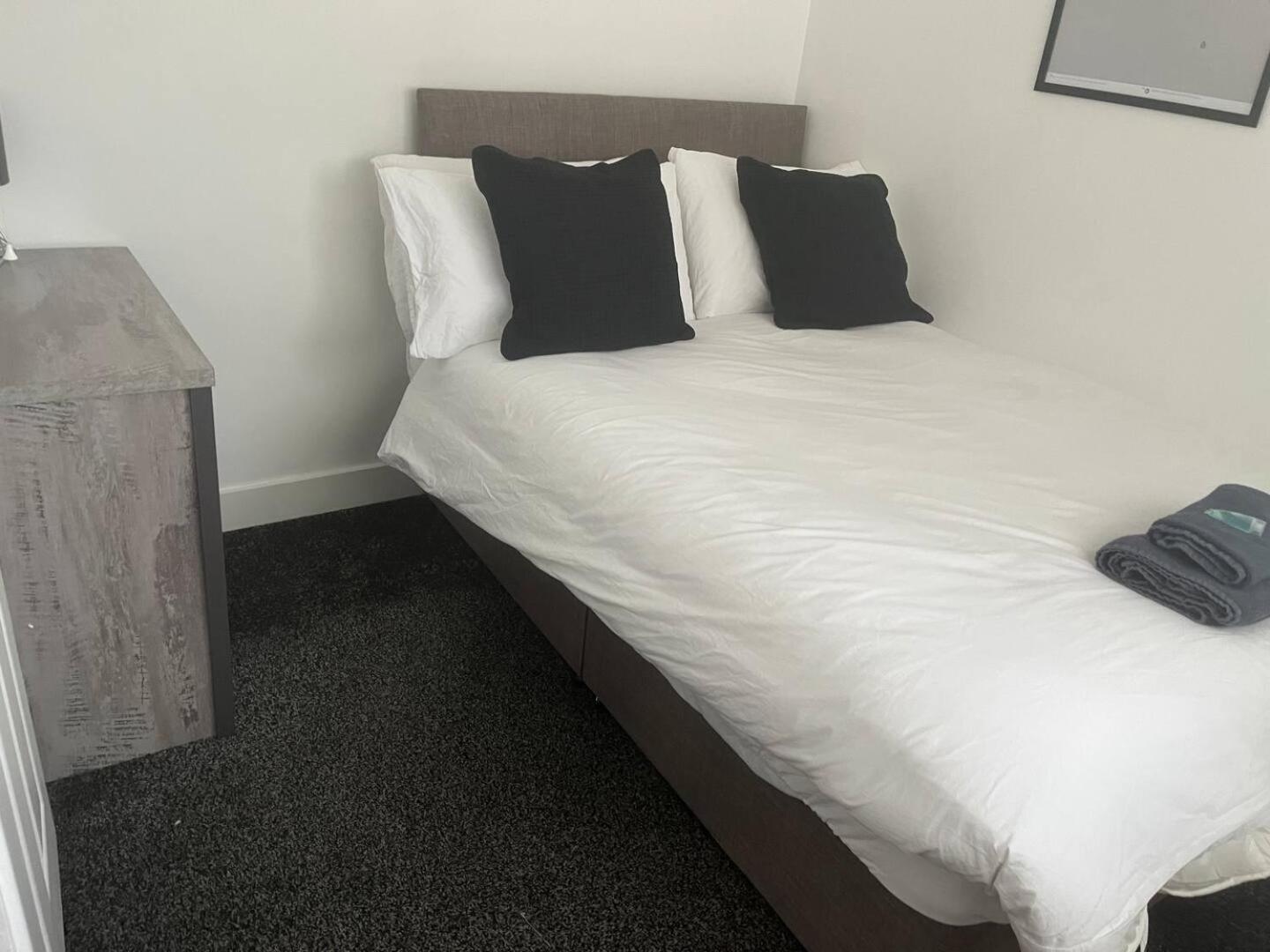 Comfortable And Convenient 3 Bedroom House With Parking Handsworth Extérieur photo