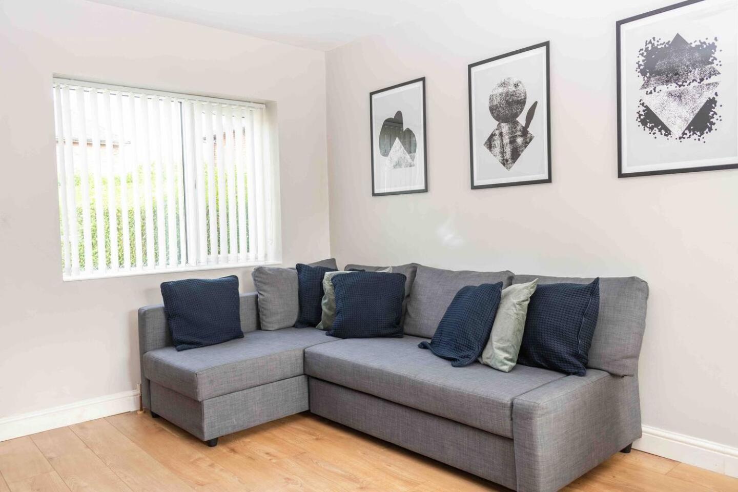Comfortable And Convenient 3 Bedroom House With Parking Handsworth Extérieur photo