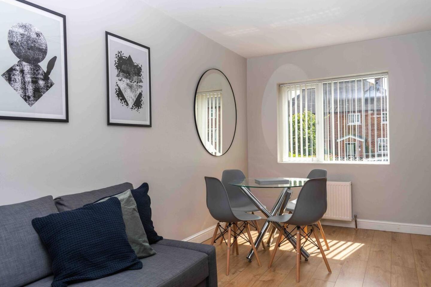 Comfortable And Convenient 3 Bedroom House With Parking Handsworth Extérieur photo